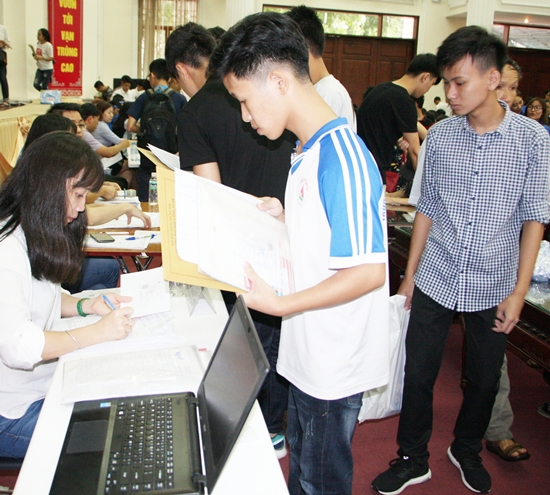 Tân sinh viên K62 ngày đầu tiên nhập học