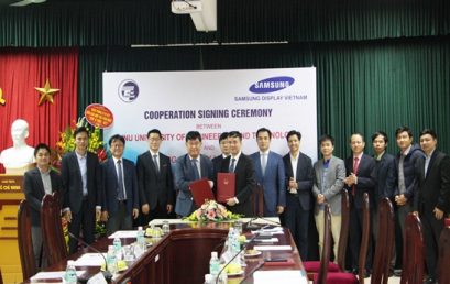 Hợp tác giữa Trường Đại học Công nghệ và Công ty Samsung Display Việt Nam trong đào tạo Sau đại học