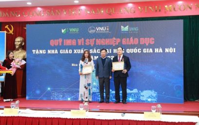 02 Nhà giáo Trường Đại học Công nghệ nhận giải thưởng danh hiệu Nhà giáo tiêu biểu Đại học Quốc gia Hà Nội năm 2022