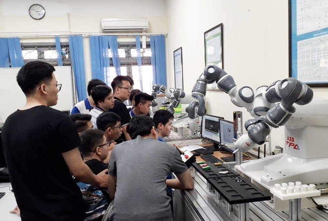 Kỹ thuật Robot – ngành học tiên phong công nghiệp trong thời đại 4.0