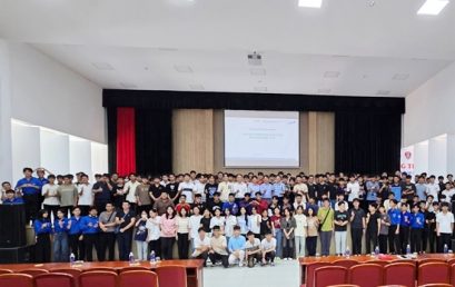 Sinh viên năm thứ nhất Khoa Vật lý kỹ thuật và công nghệ nano: Khởi động cuộc sống, học tập toàn diện tại Hòa Lạc