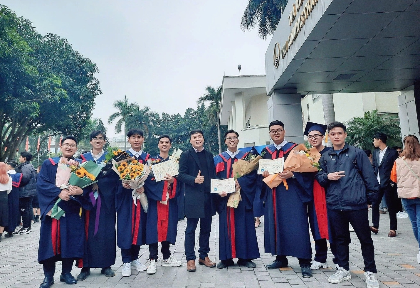 Hai cựu sinh viên cùng một lớp xuất sắc giành học bổng toàn phần chương trình tiến sĩ tại các trường đại học danh tiếng của Hoa Kỳ Hai cựu sinh viên cùng một lớp xuất sắc giành học bổng toàn phần chương trình tiến sĩ tại các trường đại học danh tiếng của Hoa Kỳ