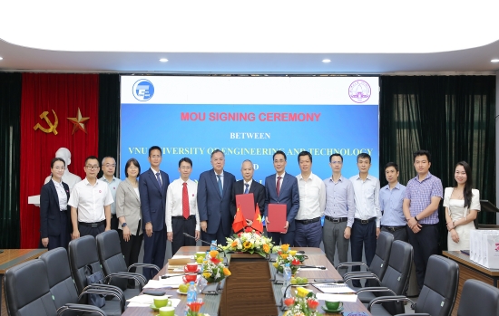 Lễ ký kết hợp tác trong đào tạo và nghiên cứu giữa Trường ĐH Công nghệ và Trường ĐH Sư phạm Quảng Tây, Trung Quốc