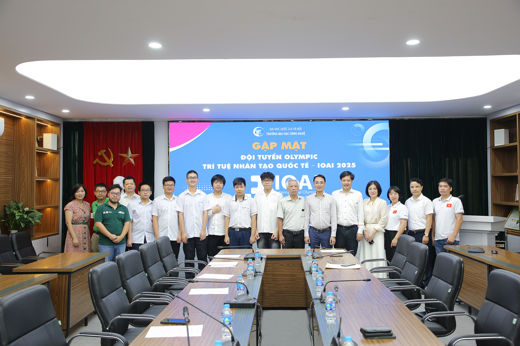 08 học sinh THPT tham dự tập huấn kỳ thi Olympic Trí tuệ nhân tạo quốc tế – IOAI 2025 tại Trường Đại học Công nghệ 08 học sinh THPT tham dự tập huấn kỳ thi Olympic Trí tuệ nhân tạo quốc tế – IOAI 2025 tại Trường Đại học Công nghệ