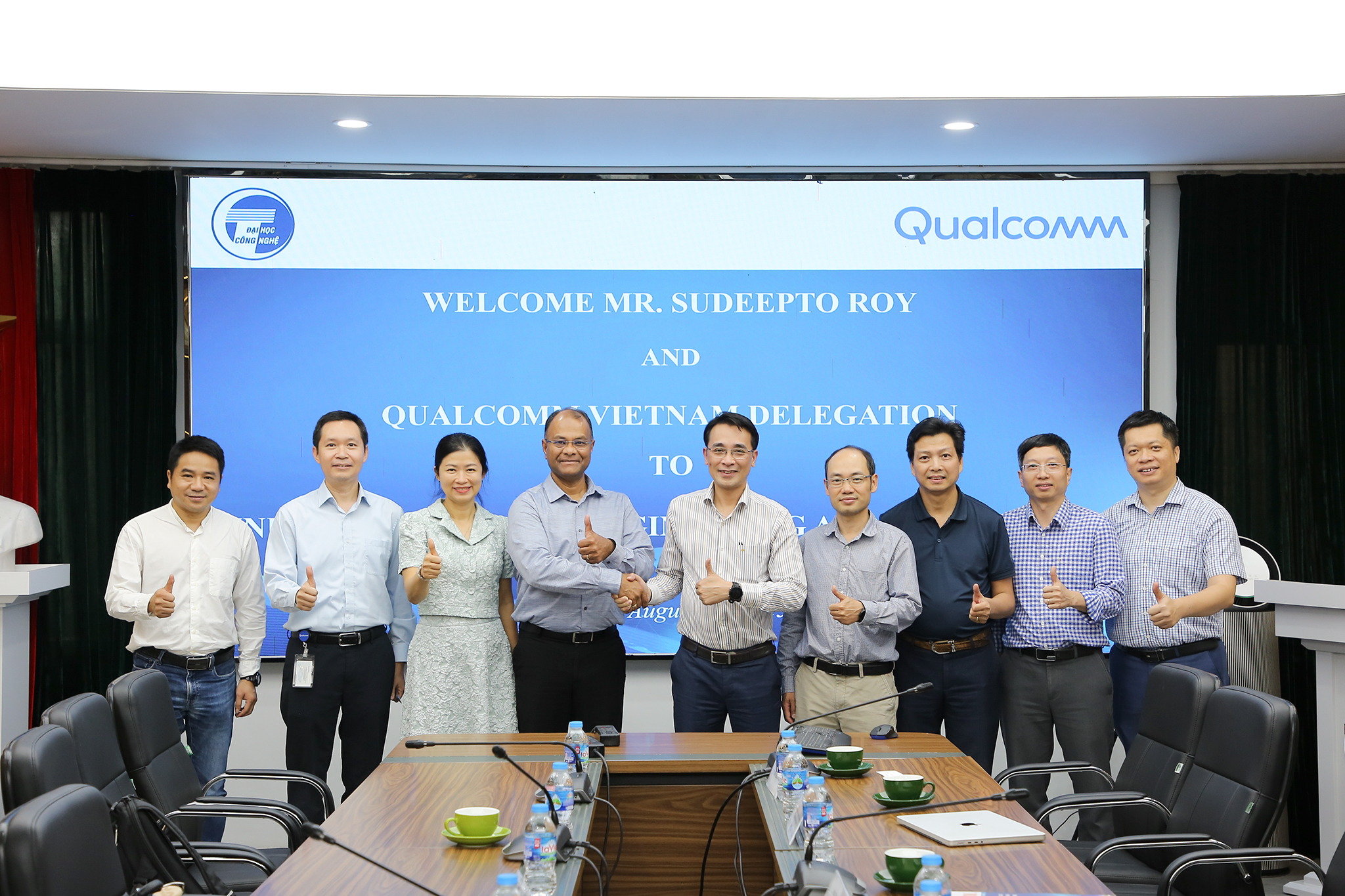 UET hợp tác cùng Qualcomm phát triển và đào tạo nguồn nhân lực tại Việt Nam UET hợp tác cùng Qualcomm phát triển và đào tạo nguồn nhân lực tại Việt Nam