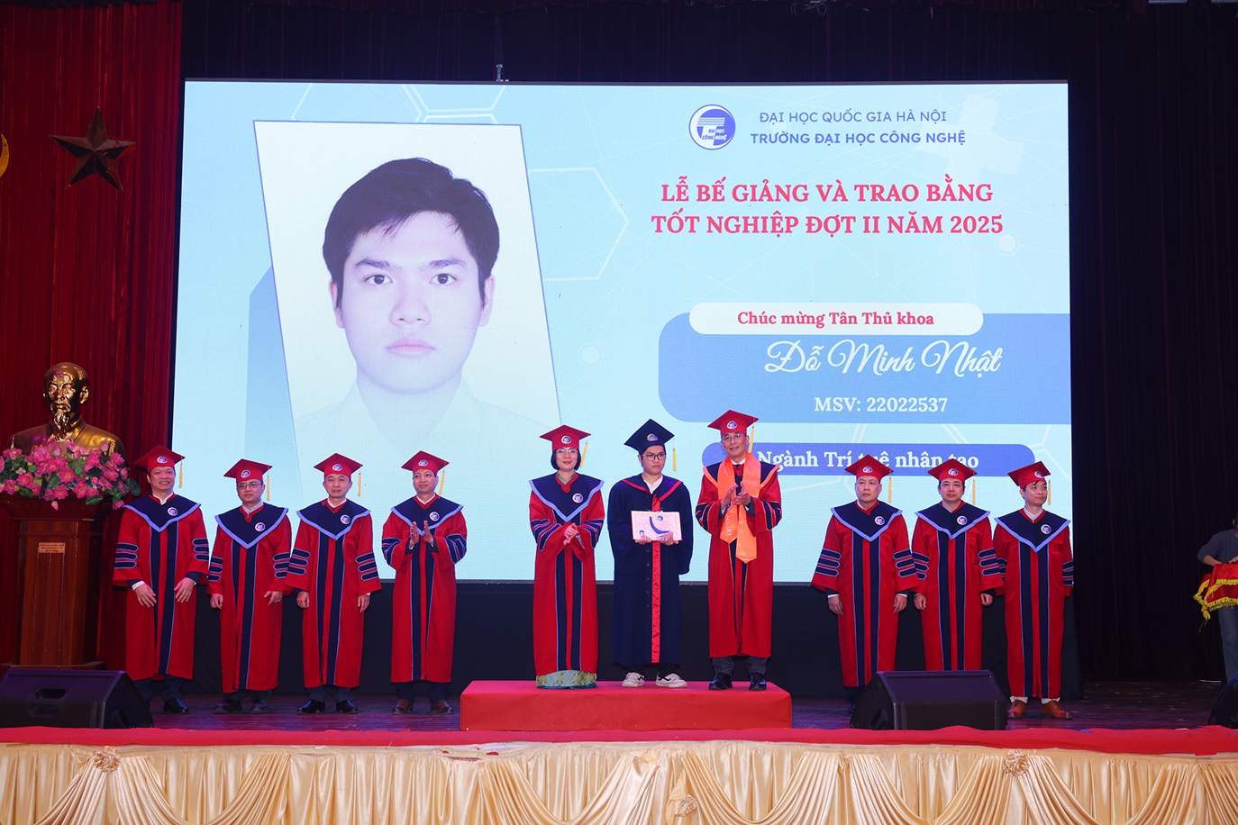 Thủ khoa tốt nghiệp sớm Đỗ Minh Nhật: Thử thách bản thân từ lớp tiến trình đào tạo tích cực ngành Trí tuệ nhân tạo